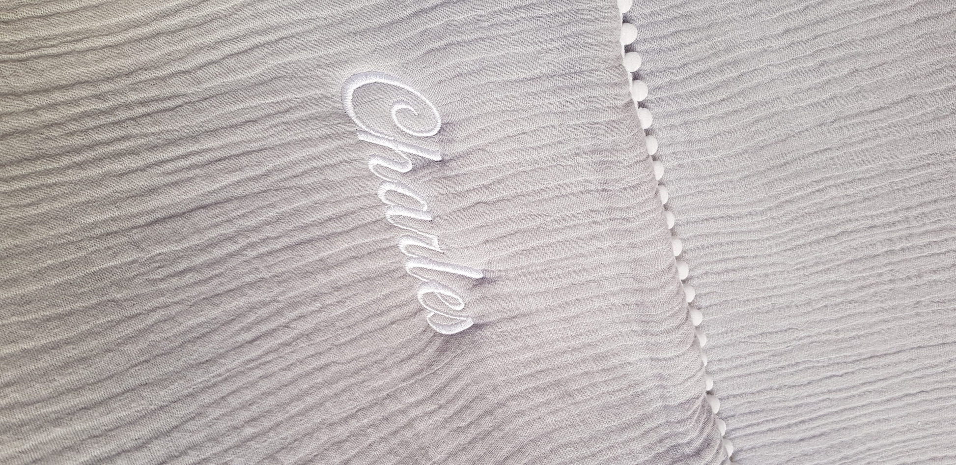 Trousse coton gaze et pompons blancs Brodline